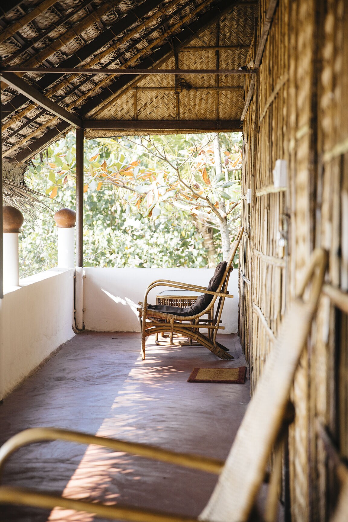 Alternative text left image